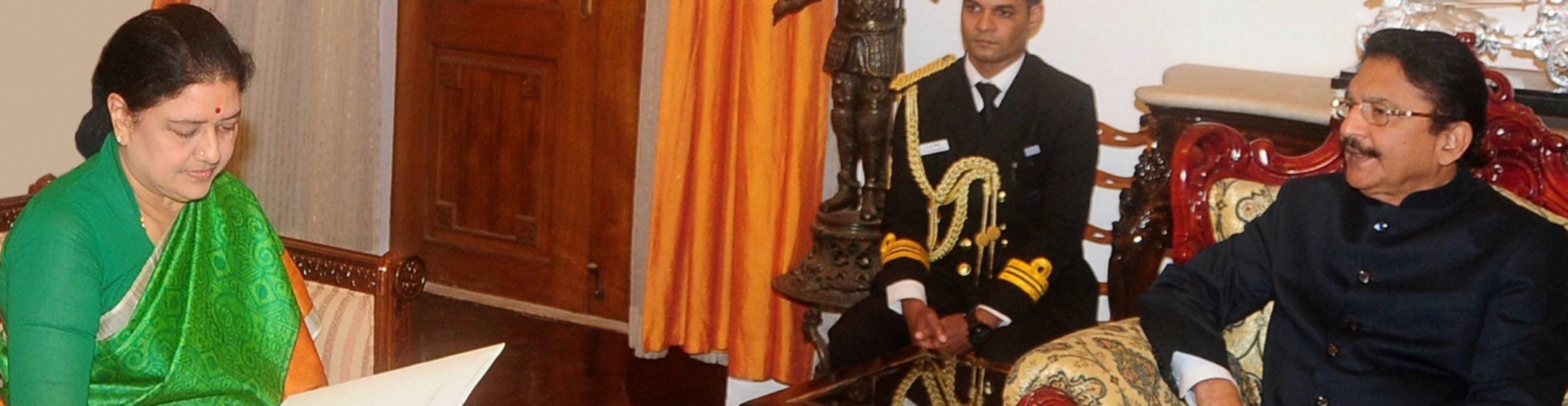 can the governor defer inviting sasikala to form the government even if she has majority support 