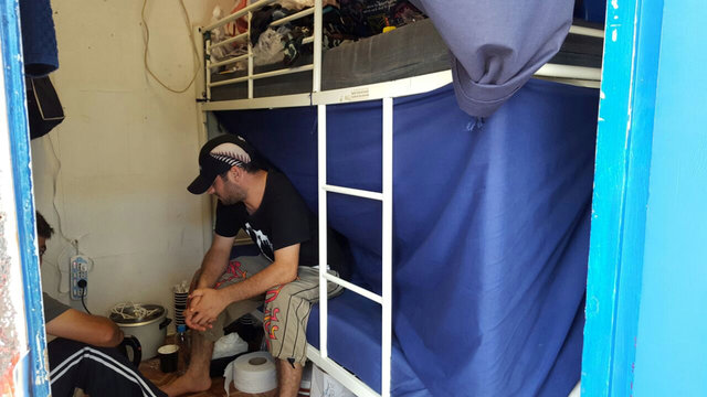 australia increases pressure  cash offers for png asylum seekers to return home