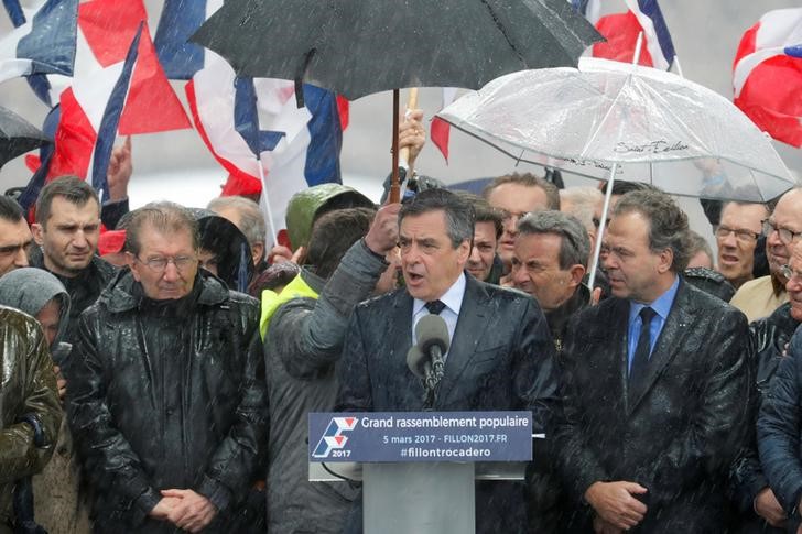 france  fillon struggles ahead with presidential campaign