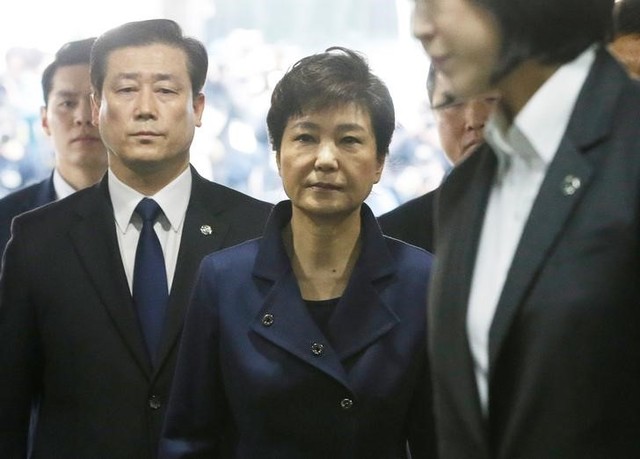 south korean court deliberates arresting ousted president park