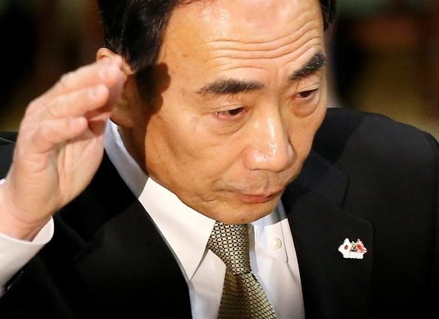 principal of scandal hit japan school says he got donation from abe s wife