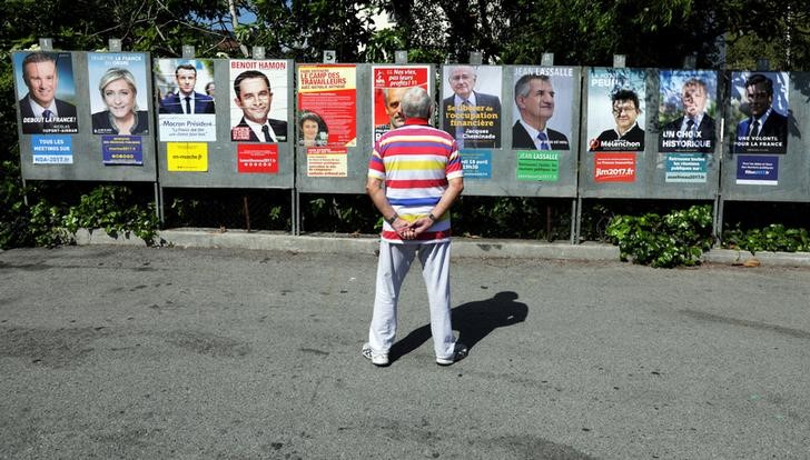 french presidential race tightens further ahead of vote