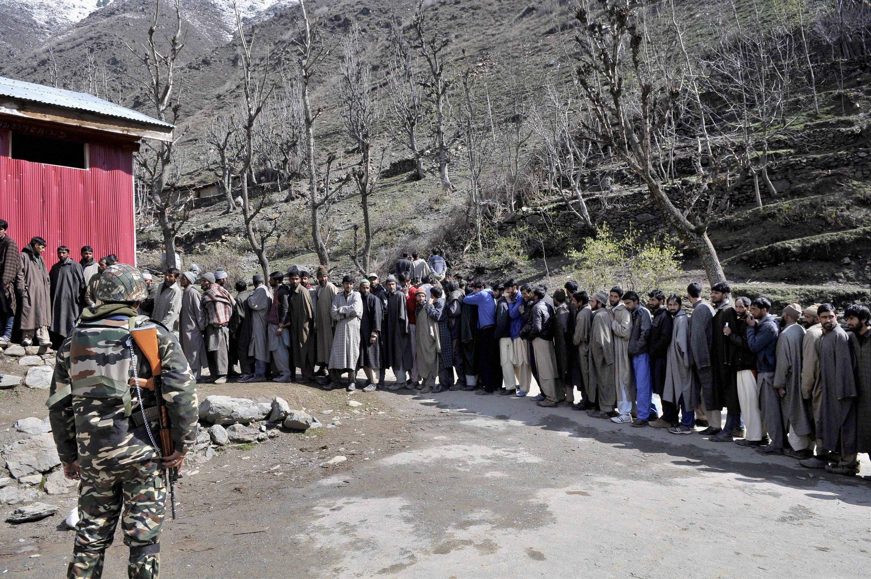 eight deaths  lowest ever  turnout of 7 1   mar srinagar by election