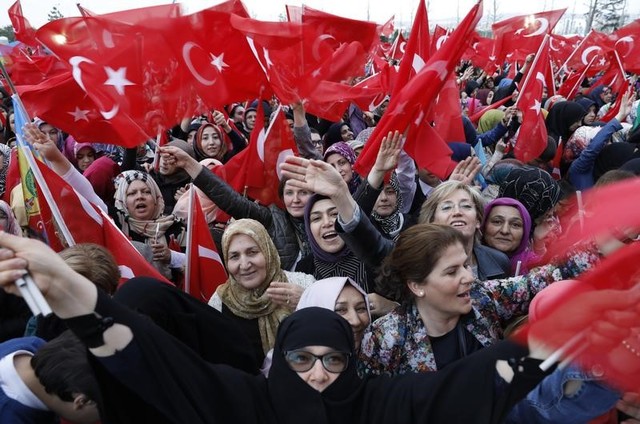 in second post referendum purge turkey dismisses 3 900 officials