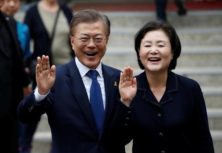 south korea votes for new president  record turnout expected