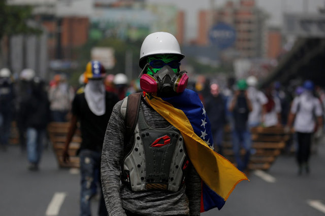 venezuelan president s congress plan publicly denounced  protests grow