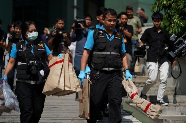 bomb blast at bangkok hospital injures 24