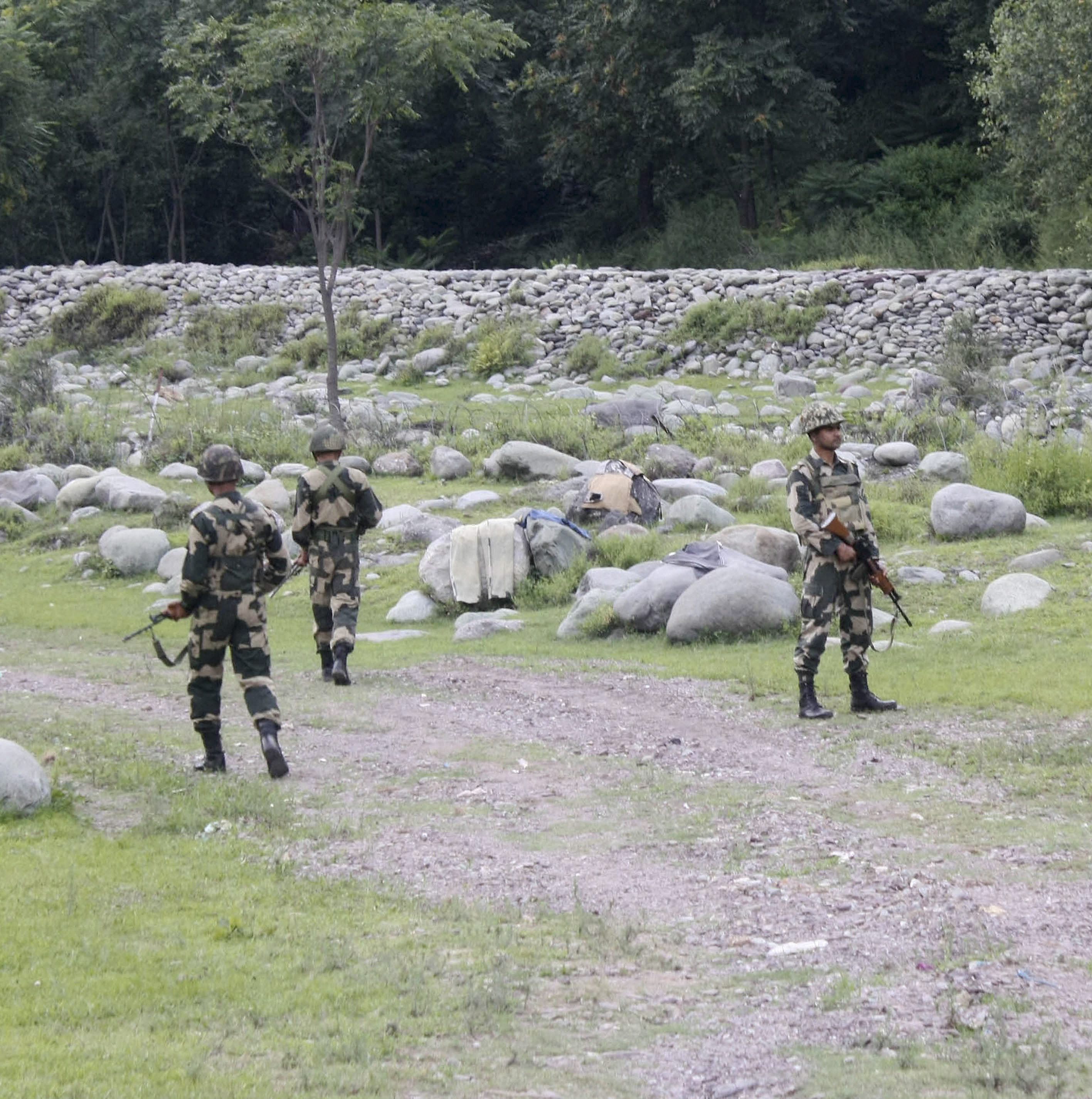 india summons pakistan high commissioner  demands immediate action over soldiers  beheading
