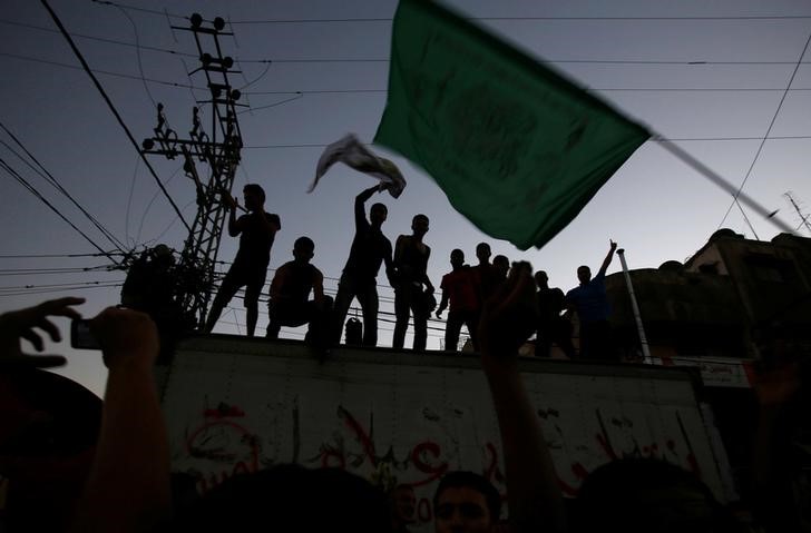 hamas eases stance on israel  drops muslim brotherhood link
