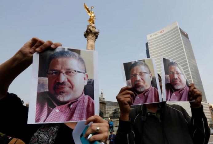 heckled mexico president vows measures to protect reporters