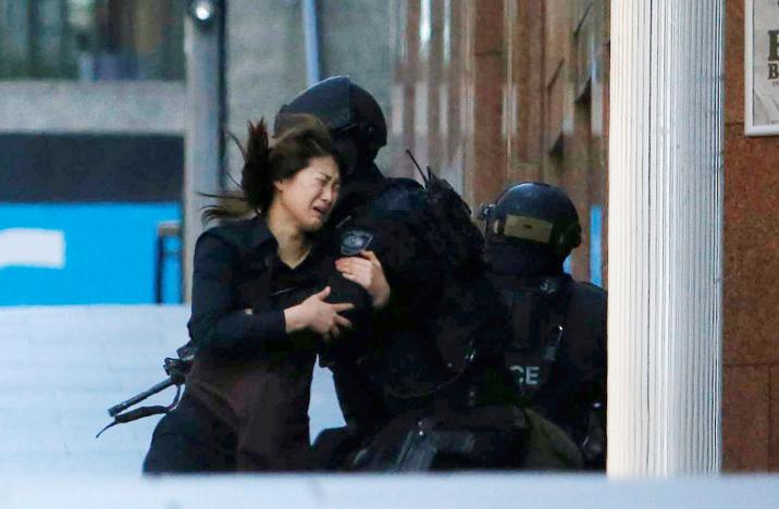 australian police did not act fast enough to deadly siege  coroner