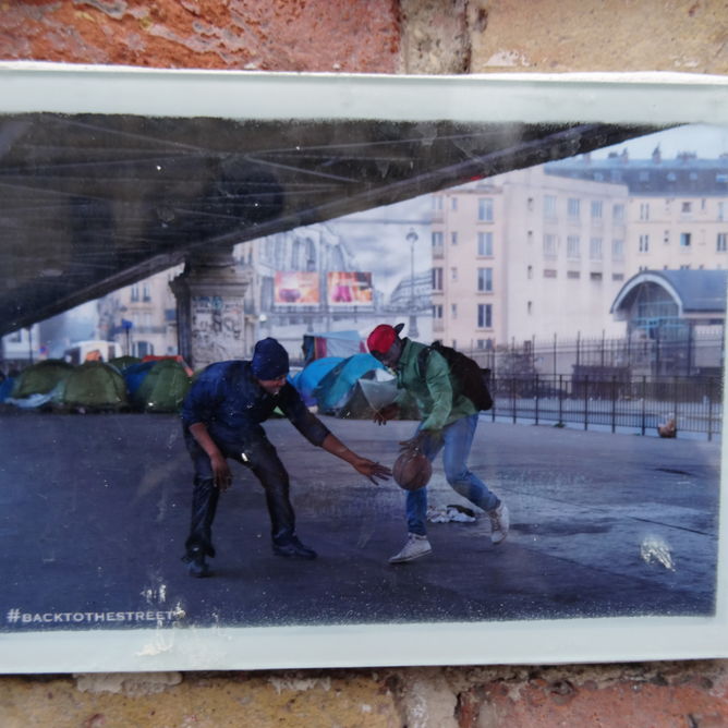 french election will be a choice between embracing migrants  rights and closing borders