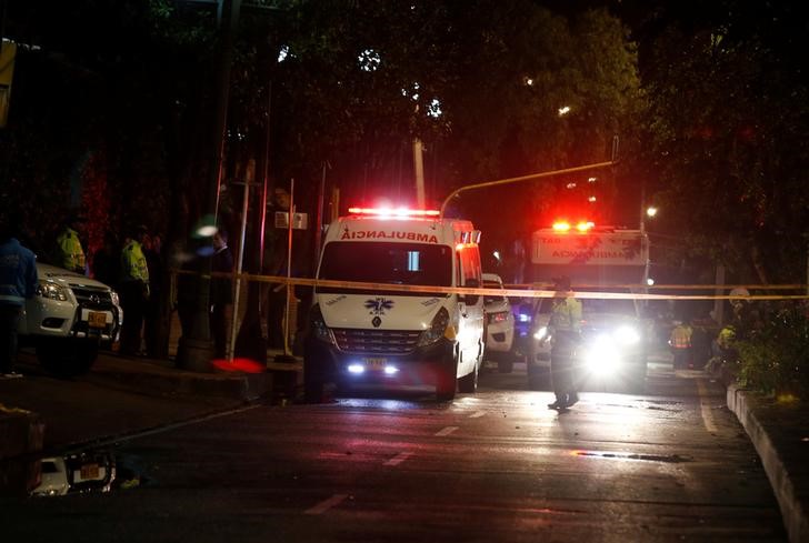 colombia  three killed  nine injured in bombing at bogota mall
