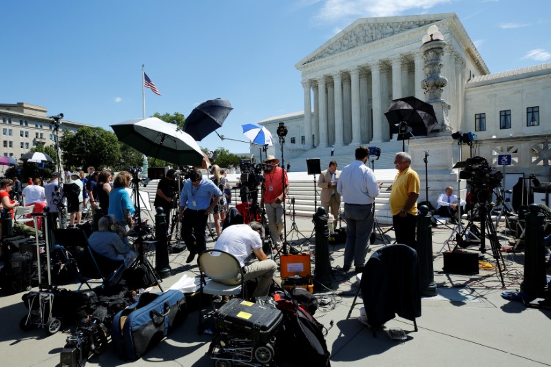 us supreme court grants a new lifeline to trump s travel ban