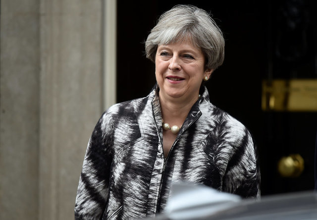 british pm theresa may wins stay of execution