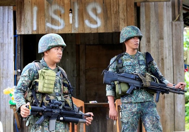 ceasefire to evacuate residents marred by gunfire in philippines city
