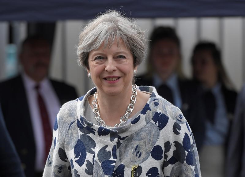 uk pm theresa may continues to fight a lonely battle from the top