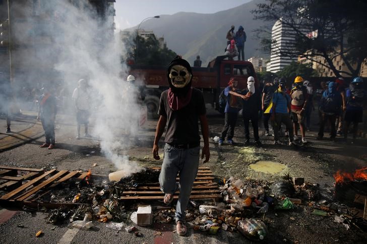 documents show at least 123 venezuelan soldiers detained in protests