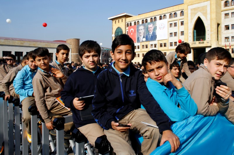 turkey rolls out new school curriculum without evolutionary biology