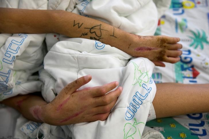 israel launches  good neighbour  aid campaign on syrian border