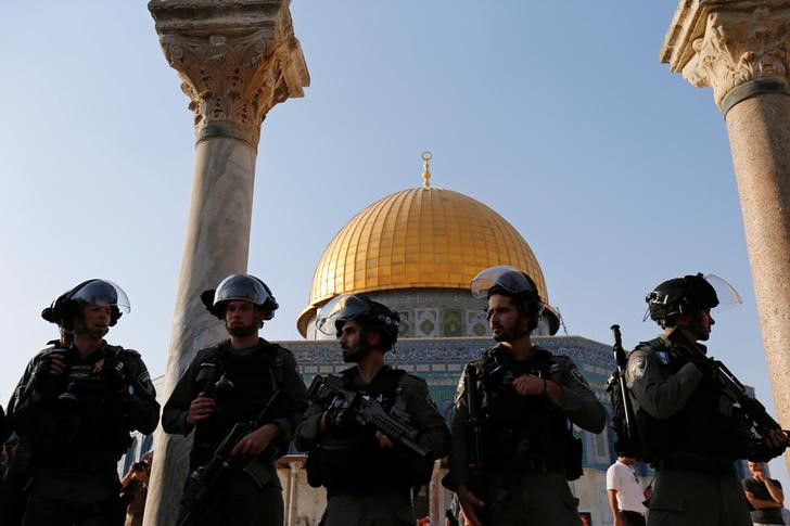 at least 113 injured after israeli forces  palestinian worshippers clash outside al aqsa mosque