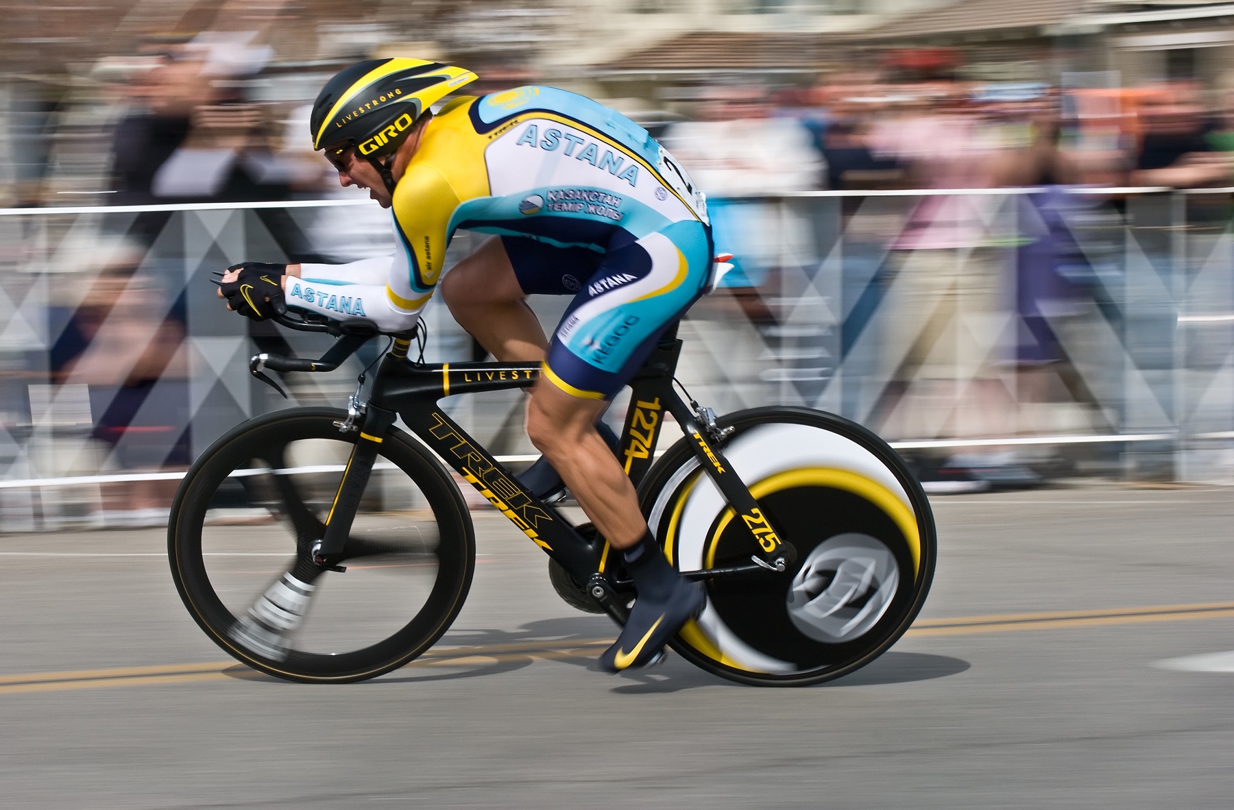 scientists doubt abilities of  wonderdrug  that lance armstrong gave himself for his wins