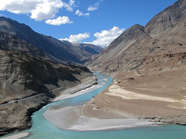 india allowed to construct kishanganga ratle hydroelectric projects