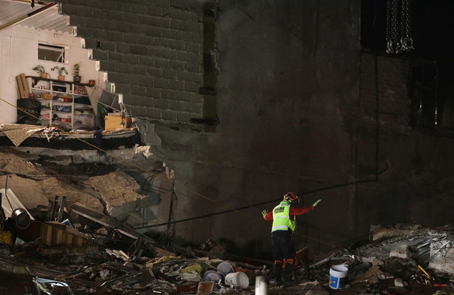 mexico in three day countdown to search for earthquake survivors