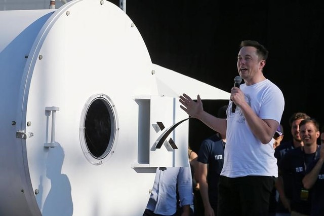 elon musk shrinks spacex mars rocket to cut costs