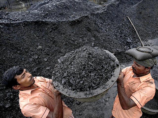 The coal ministry is discouraging generators from going for imports to meet their fuel shortages. Credit: PTI