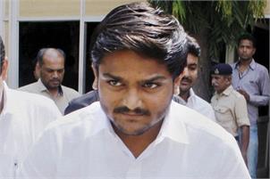 A Visnagar court has issued an arrest warrant against Hardik Patel today. Credit: PTI