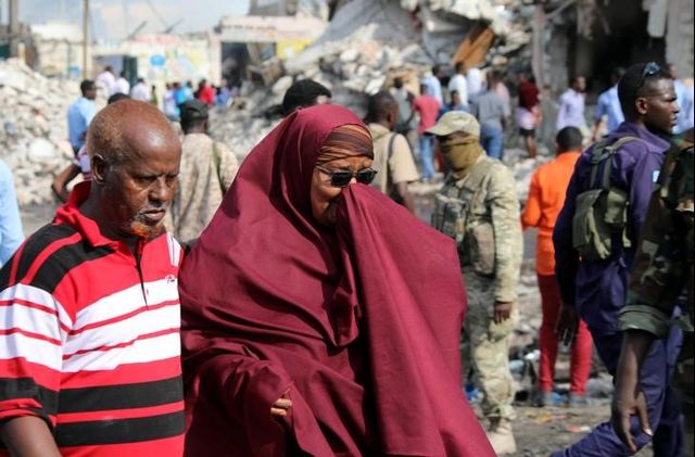 A Somali woman mourns at the scene of an explosion in KM4 street in the Hodan district of Mogadishu, Somalia October 15, 2017. Credit: Reuters