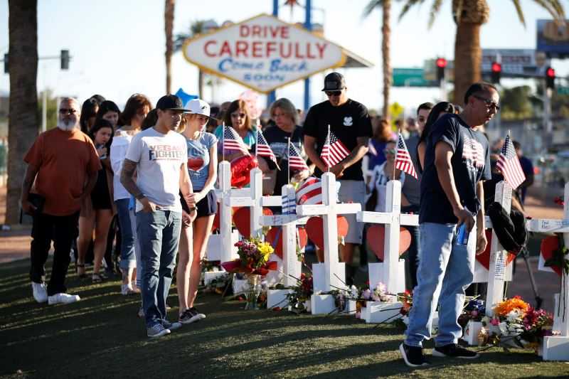authorities seek public s help in las vegas massacre probe