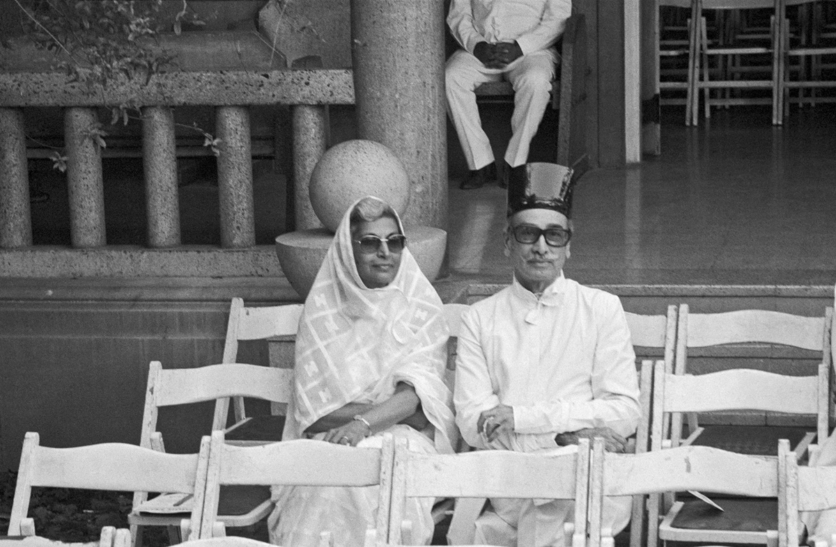 Jehangir Sabavala at funeral prayers for JRD Tata, Bombay 1993. Image Copyright ©Sooni Taraporevala, Image Courtesy: Sunaparanta