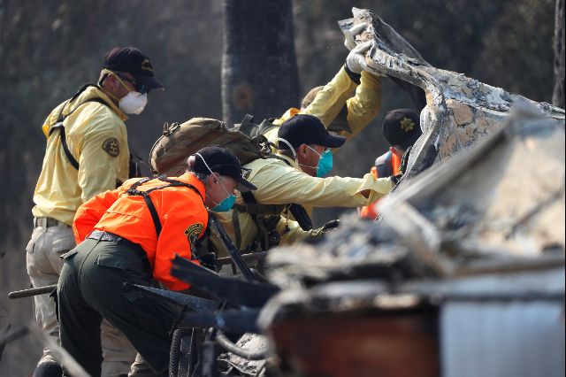 california wildfires rage as record death toll climbs to 35