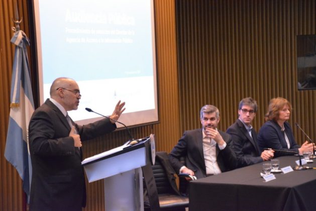 The director of the new Agency for Access to Public Information in Argentina, Eduardo Bertoni – a former IACHR special rapporteur for Freedom of Expression - presented his plans at the Aug. 17 public hearing where his appointment was discussed. Credit: Chief of the Cabinet of Ministers