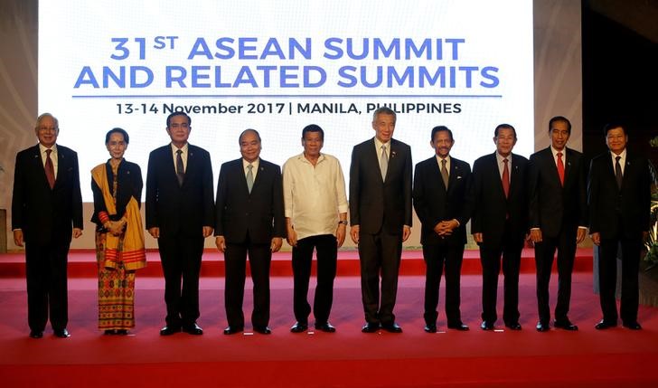 south east asian nations not taking south china sea thaw for granted  draft statement says