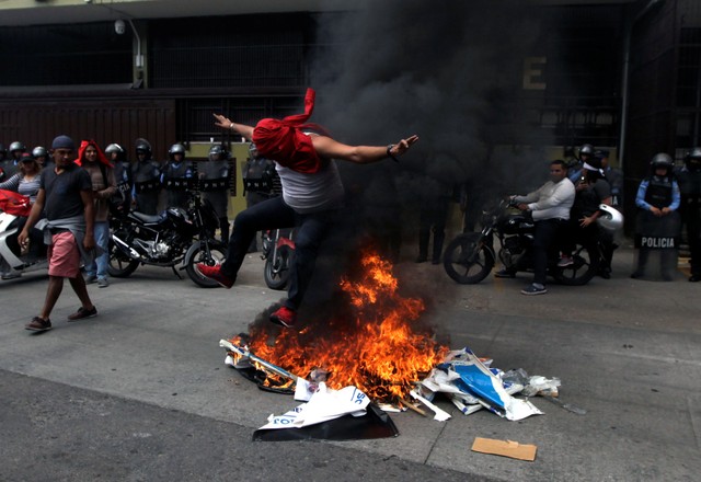 honduras  election crisis deepens with rivals neck to neck