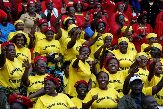 kenya  kenyatta sworn in as president  odinga promises own inauguration