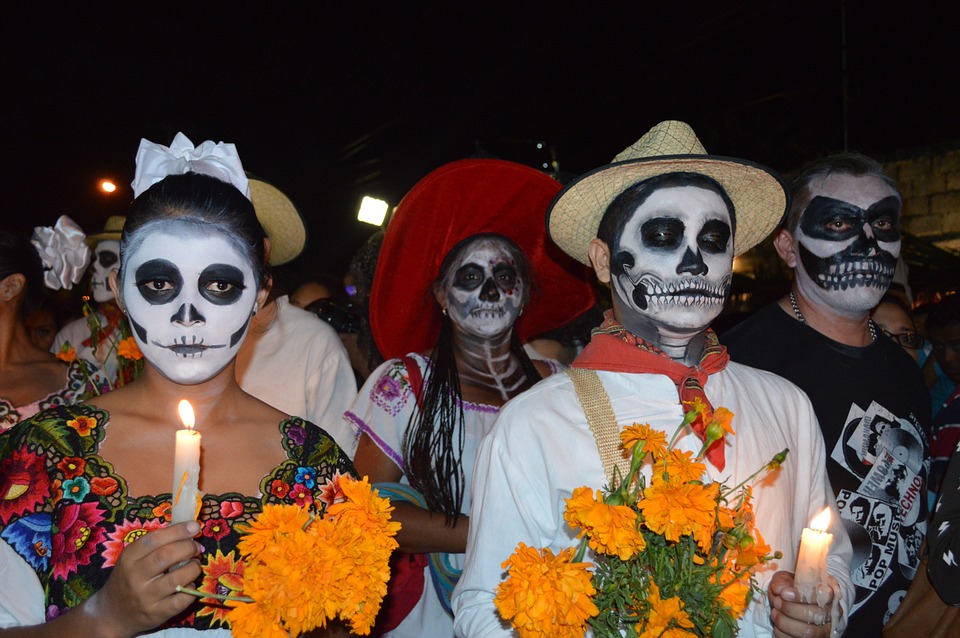 mexican women protest violence on eve of day of dead