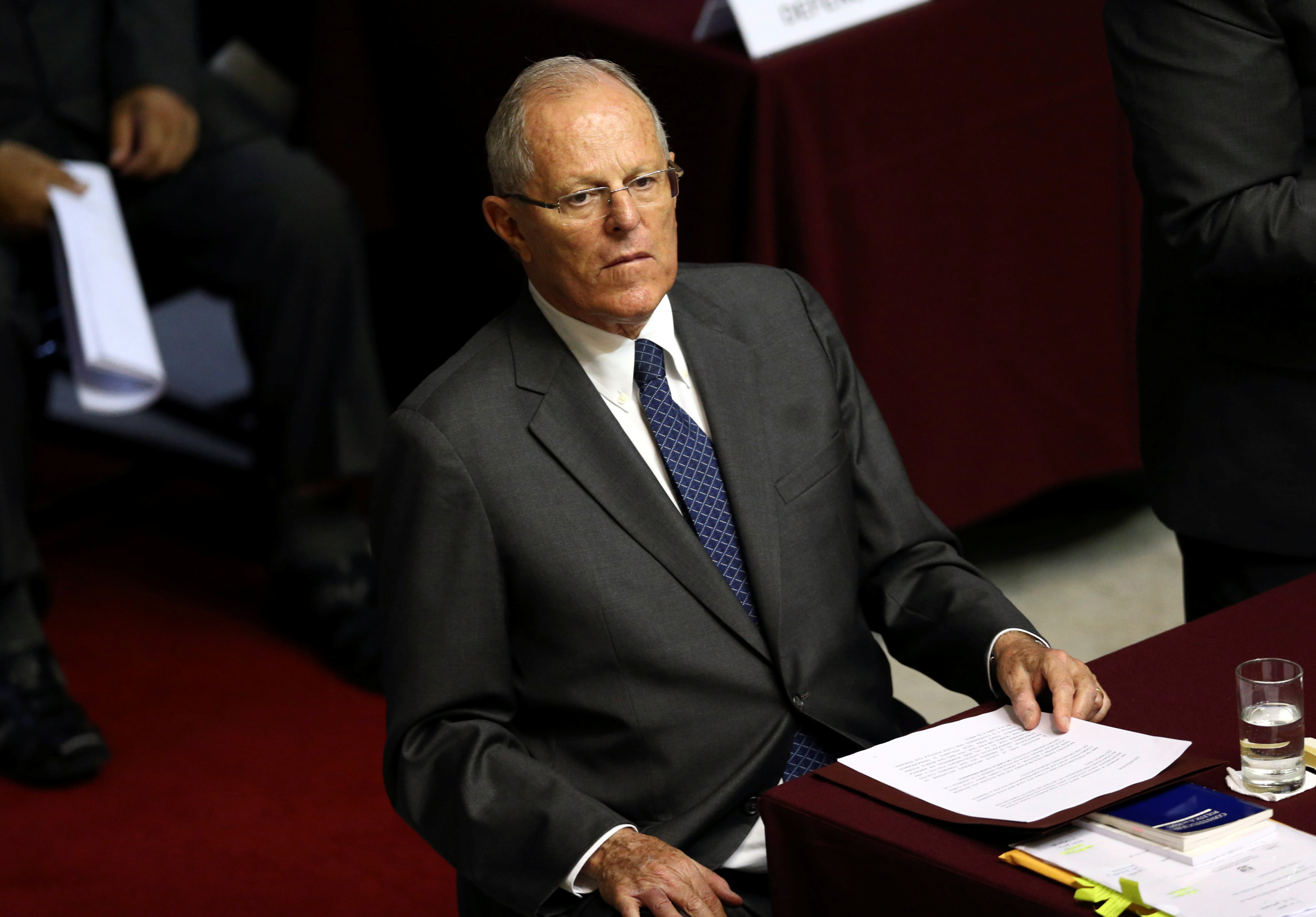 peru president survives move to remove him from office