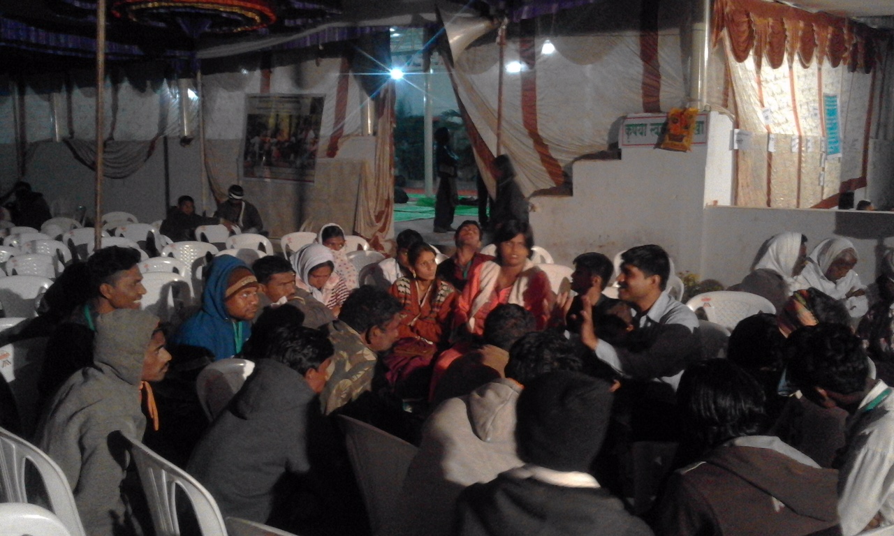 Gram sabha members from Yavatmal district at a discussion to prepare their report and presentation on the situation of forest management in the district. Credit: Poorvi Kulkarni