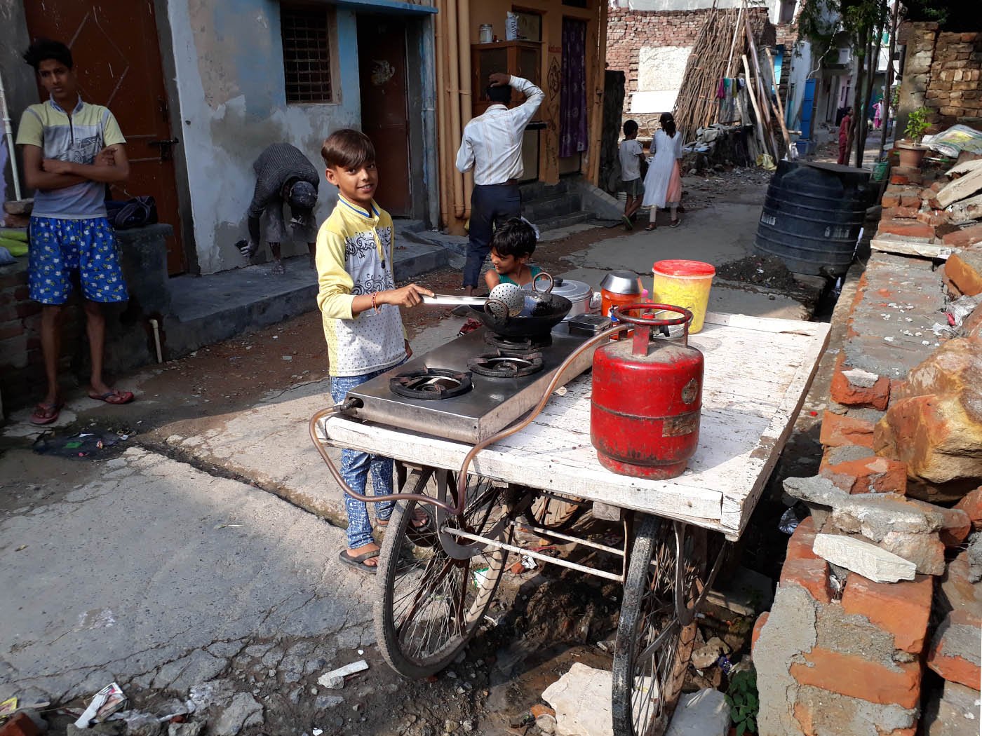 14-year-old Arjun Singh with his cart. Credit: Bhasha Singh/People's Archive of Rural India