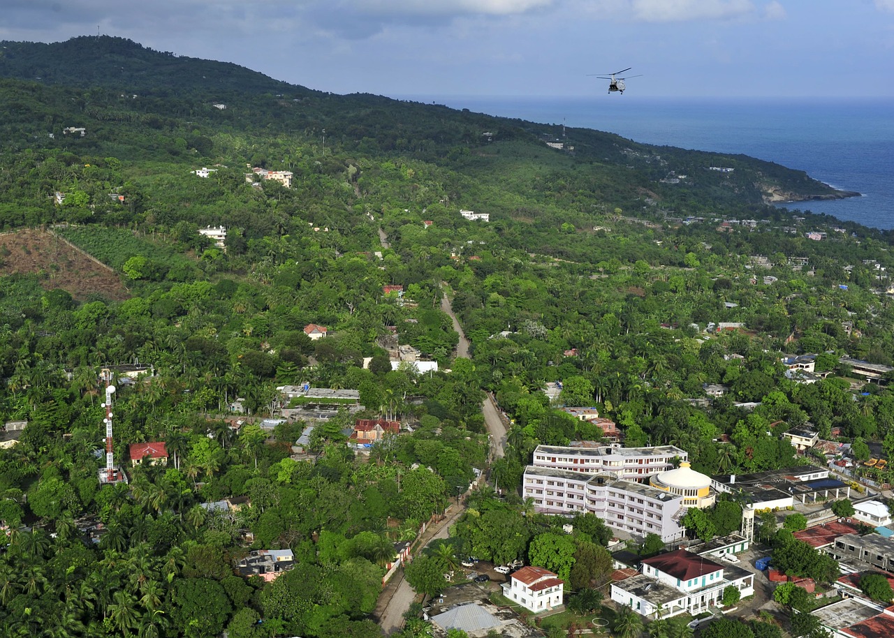 It is far too easy to find pictures of a destroyed Haiti, but that doesn’t mean that’s the only story you can tell about an entire country. Image of Port-au-Prince. Credit: Pixabay