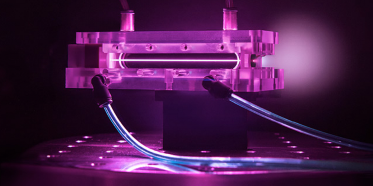 Using Ultrafast Laser, 'Mini' Particle Accelerator Sets New Energy ...