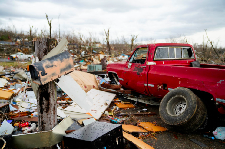 Devastating Tornadoes Tear Through 6 US States, Killing More Than 70 ...