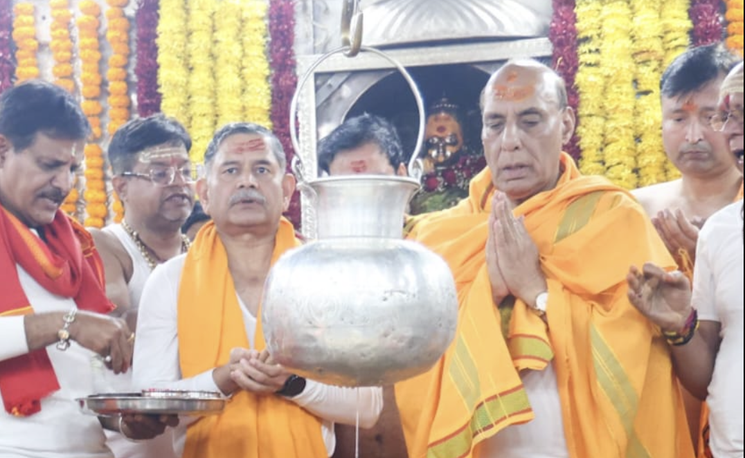 An image of Defence minister Rajnath Singh and Indian Army chief Upendra Dwivedi during their visit to Mahakaleshwar Temple, Ujjain.