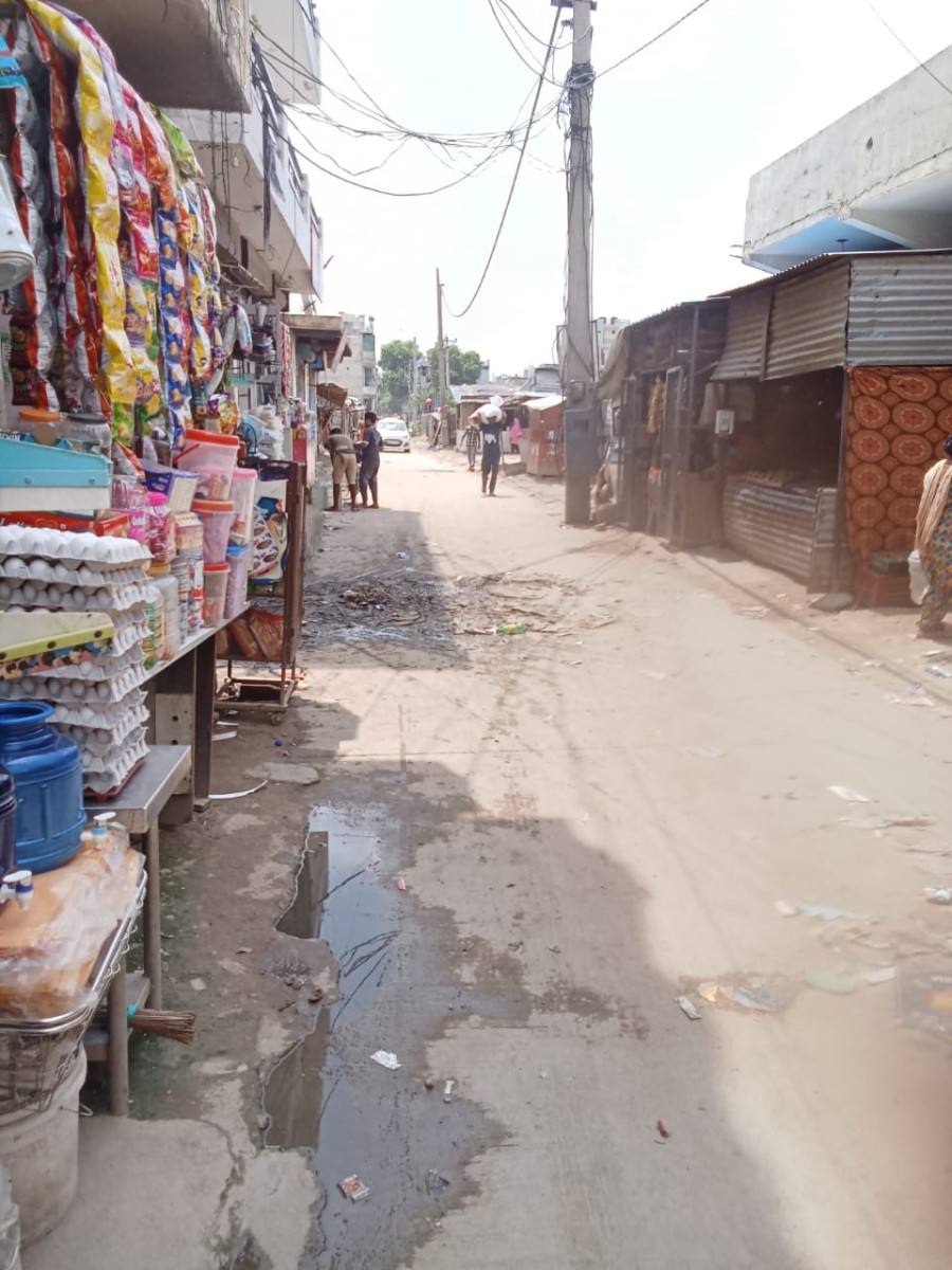 Bengali migrant workers have been fleeing Gurugram recently, fearing police detention. Photo: Atish Aziz