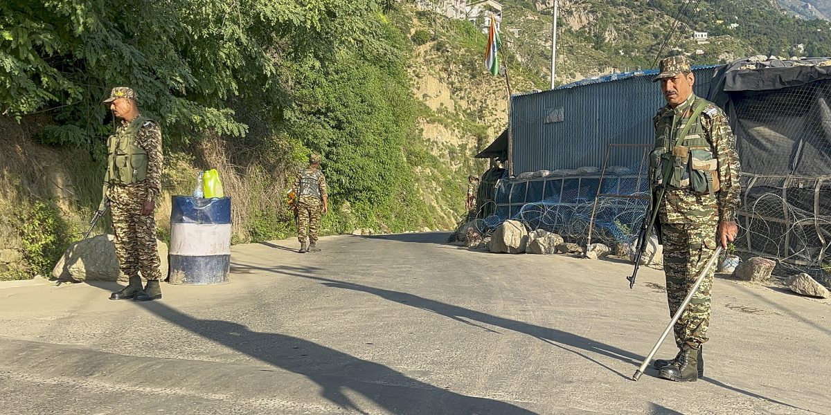 Jammu and Kashmir: Army Soldier Dies in Encounter With Militants in Udhampur