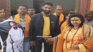 Pooja Shakun Pandey was seen shooting Mahatma Gandhi's effigy